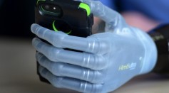 Scientists invent a unique solar-powered synthetic skin for the prostheses that can feel the sensitivity more than a human hand. 