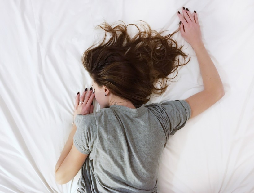 Not having enough sleep may also play a vital role on a person’s body, specifically its ability to stay safe from COVID-19 which is now sweeping the world