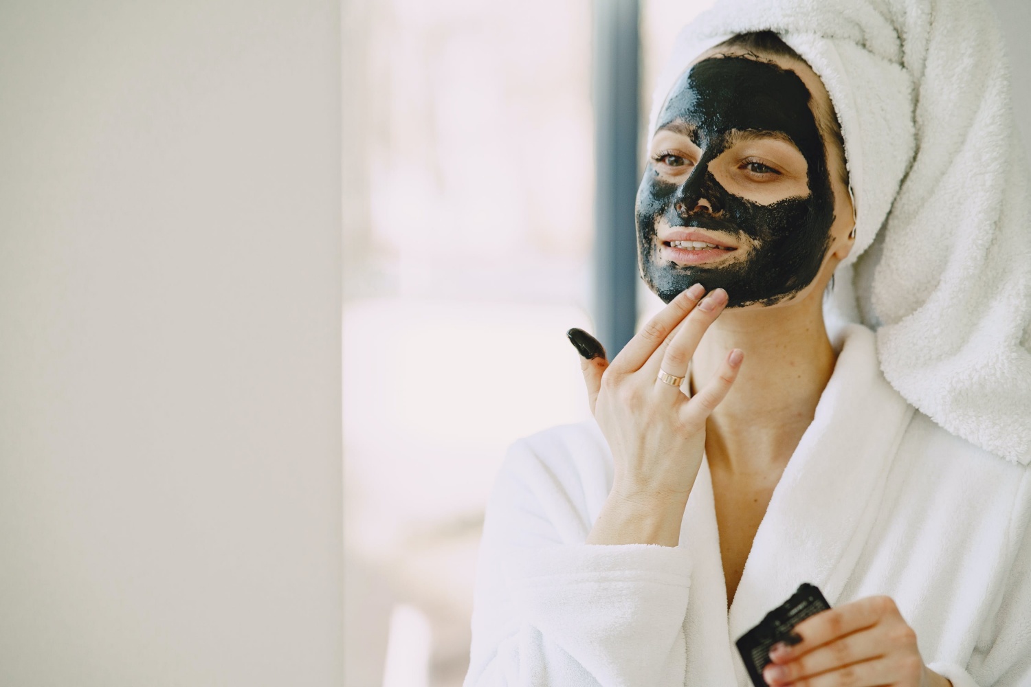 Download Get Rid Of Excess Oil And Impurities With These Top 5 Anti Acne Face Masks Science Times PSD Mockup Templates