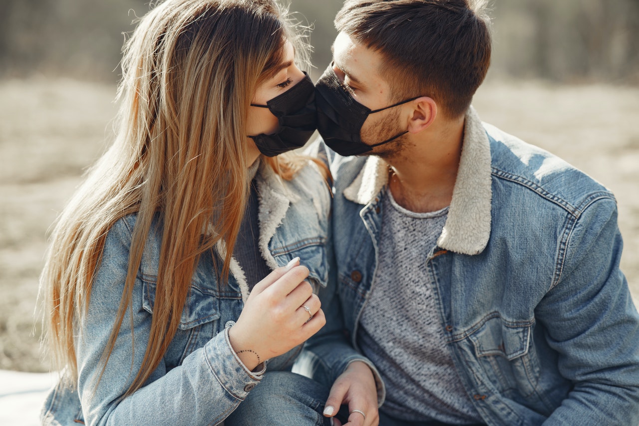 Couples Wanting to Get Intimate Should Wear Masks While Doing the Deed,  Harvard Scientists Say | Science Times