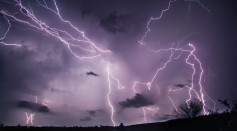 lightning in India kills more than 100