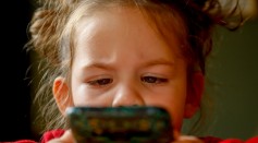 How Does Mobile Devices Affect The Children's Brains? New Study Suggests No Association Between Them