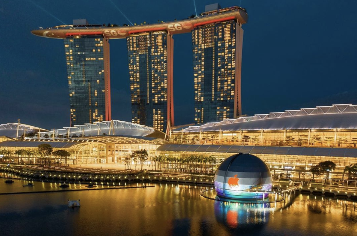 Apple's First Floating Store In Marina Bay Sands Is A New Add-On To  Singapore's Wonders