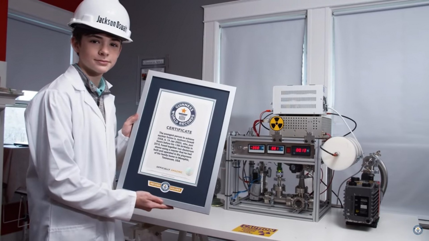 a-real-life-young-sheldon-12-year-old-boy-builds-nuclear-fusion-reactor.jpg