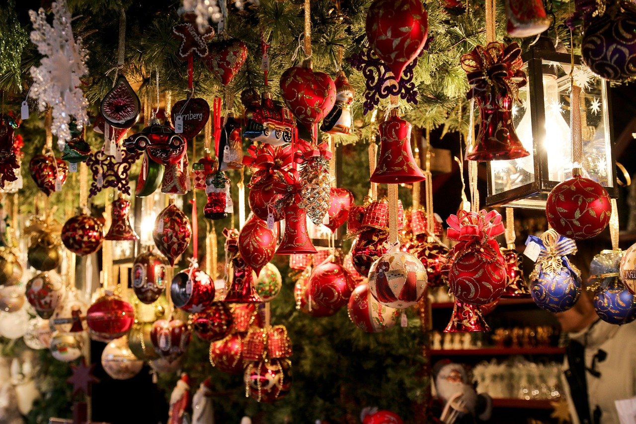 People who put up Christmas decorations early are happier, experts reveal, The Independent