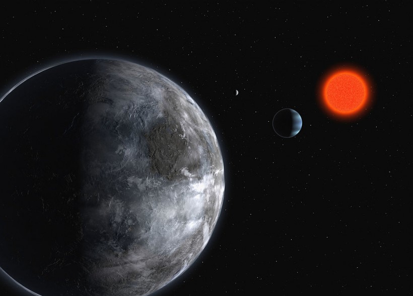 Earth-Like Planet Discovered 20 Light Years Away