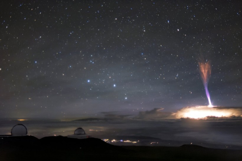  Two Lightning Features Occurring At The Same Time Captured By Hawaiian Telescope