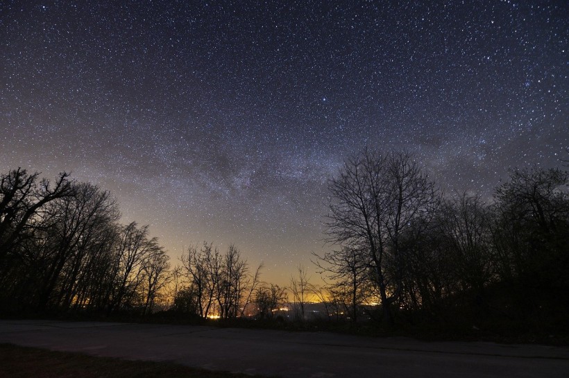  Are Lockdowns Making the Skies Darker? UK Star Count Found Light Pollution Plummeting