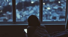Science Times - Night Mode on Smartphone: Does It Help Improve Sleep? Here’s What Study Finds
