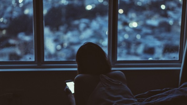Apple's Night Shift Mode: How Smartphones Disrupt Sleep