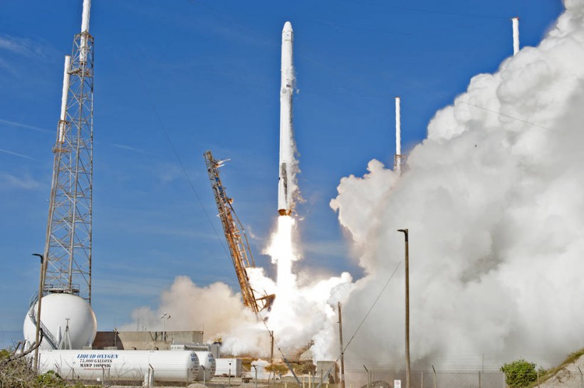 The SpaceX Dragon spacecraft successfully launched at 10:36 a.m. EST Dec. 15, 2017, from Cape Canaveral Air Force Station in Florida, carrying more than 4,800 pounds of research equipment, cargo and supplies to the International Space Station.