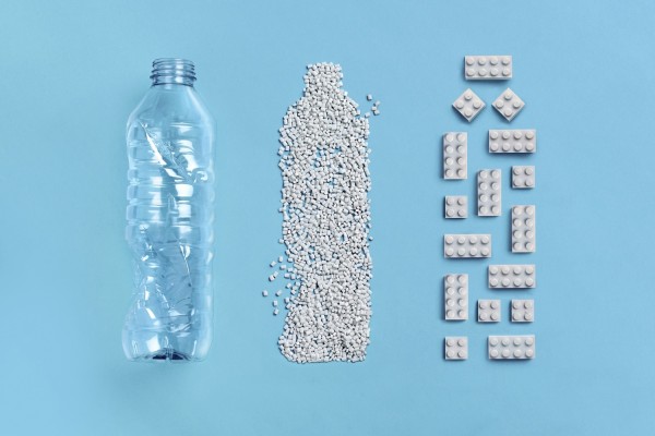 LEGO thành công trong việc tạo ra gạch nhựa PET tái chế, nhưng sẽ ...