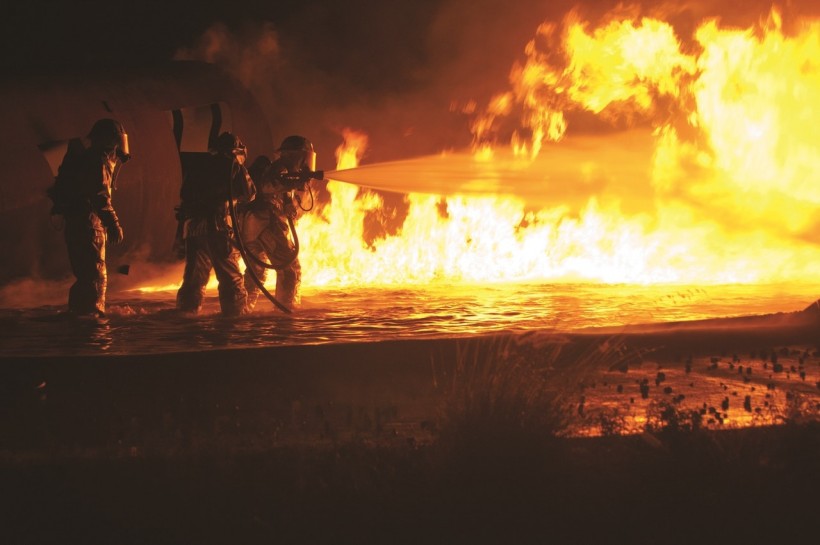 fire-firefighters-firemen-flame-260314
