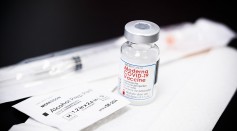 Moderna_COVID-19_vaccine_(2021)_G.jpg