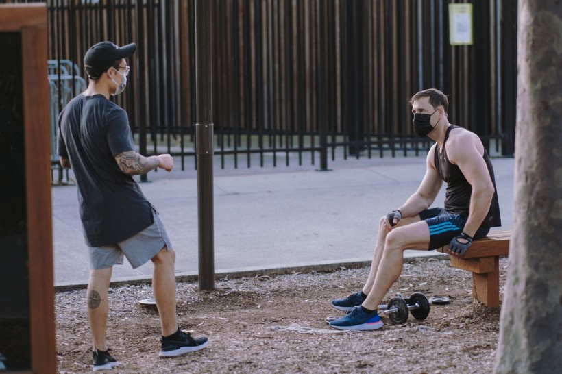 men-doing-outdoor-workouts-4019406/
