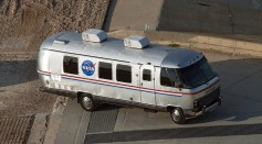 Astrovan_at_KSC_LC-39A.jpg