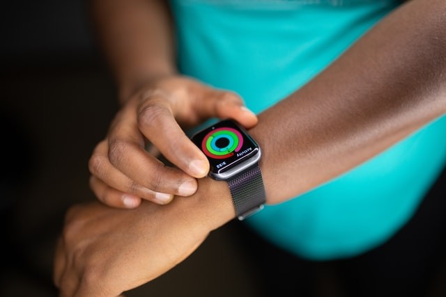 Science Times - Apple, Samsung, Fitbit, Other Company's Wearable Technology: How Are They Affecting Health, Fitness Specialists in Interacting with Patients?