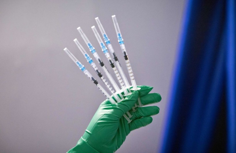 Science Times - COVID-19 Vaccination Strategies to Face a Major Challenge as WHO Warns About Shortage of 2 Billion Syringes Next year