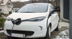  Electric Cars Charged With Power From Photovoltaic Systems at Home Demonstrate Smart Charging From Renewable Energy