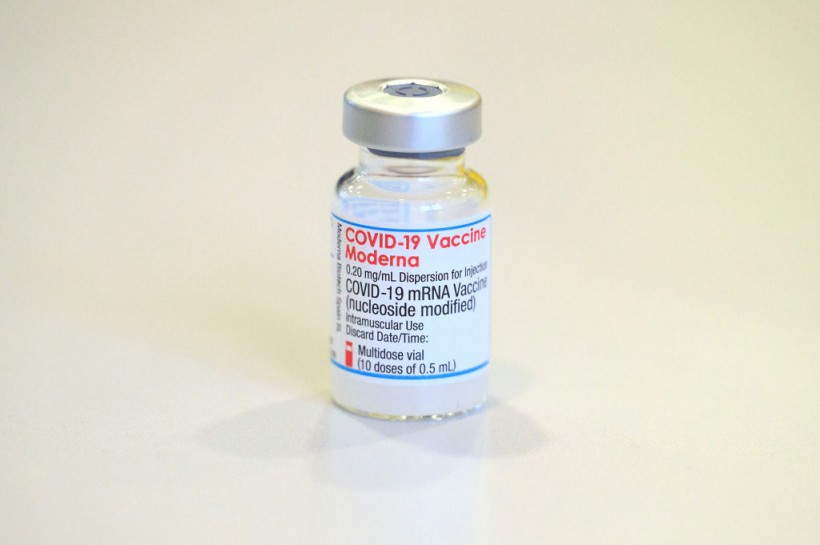 Science Times - COVID-flu Vaccine: How Soon Can We Get This Combined Booster Shot Against Coronavirus, Influenza, RSV, of Moderna?