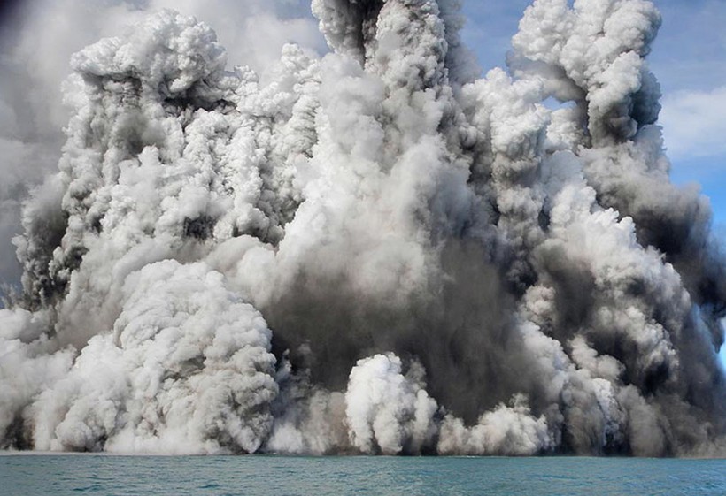 Science Times - Tonga Underwater Volcanic Eruption: Report Reveals Reasons for Violent Explosions, Hints that Large Hunga Caldera Has Awoken