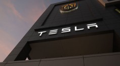 Tesla Stock Falls As Company's Q4 Numbers Miss Expectations