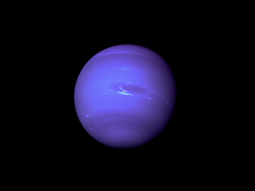  Ice Giants: Scientists Identified Why Uranus and Neptune Have Different Shades of Blue