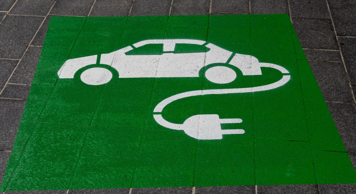 4-reasons-why-electric-cars-are-safer-than-gasoline-and-diesel-powered