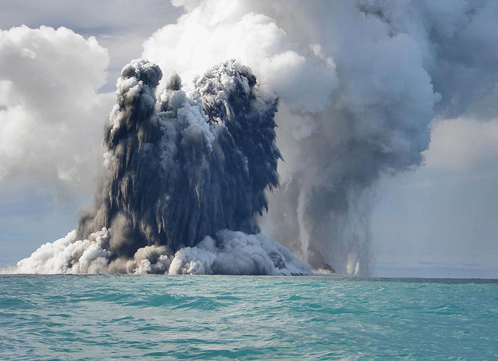 Tonga Underwater Volcano Eruption Breaks 2 Records Simultaneously