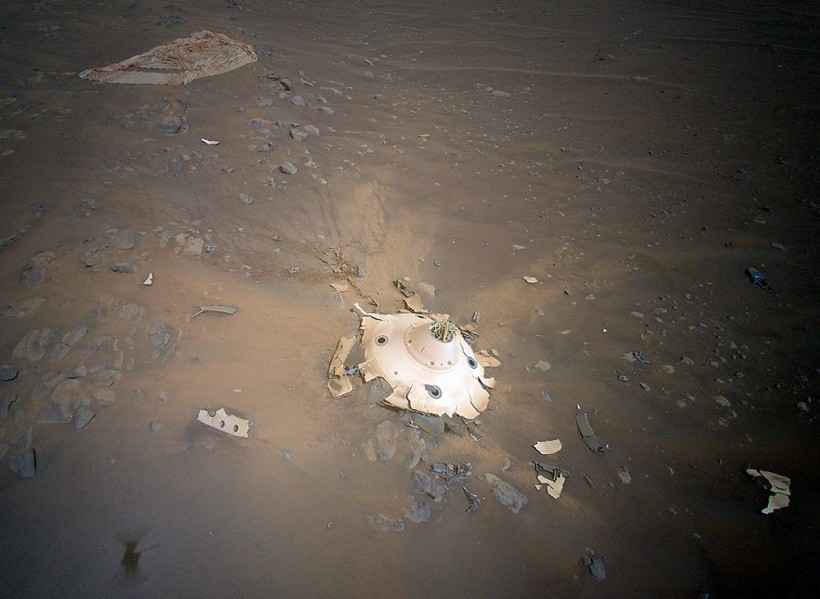 NASA Ingenuity Helicopter Captures Bizarre Image of Spacecraft Wreckage on Martian Surface