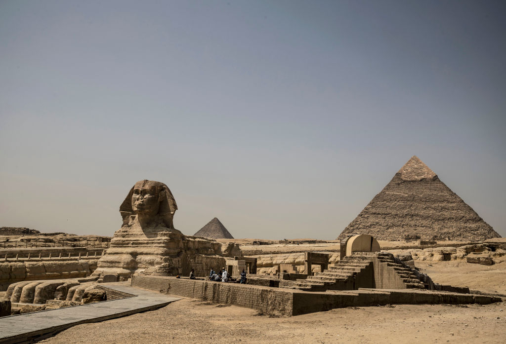 ancient egyptian pyramids and tombs
