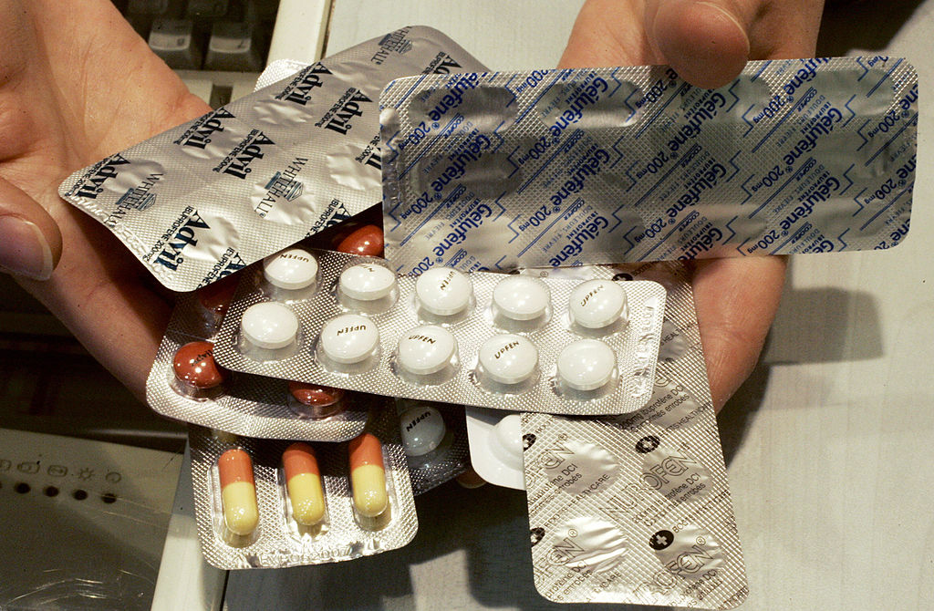 Bạn có thường xuyên sử dụng thuốc giảm đau thông thường không?  Cảnh báo phát hành NSAIDs đối với lượng Ibuprofen và Aspirin