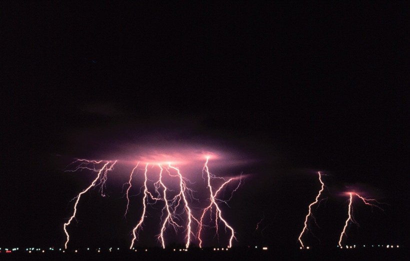  Lightning Strikes Could Reverse Damage to Plants Caused by the Heatwave, Here's How