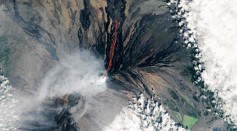  Satellite Image of Mauna Loa Eruption Shows Lava Flow Moving Northward