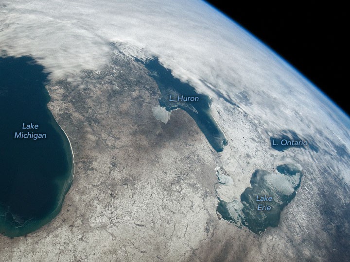  NASA Astronaut Aboard the ISS Snaps Photo of Great Lakes Covered in Ice After a Strong Winter Storm