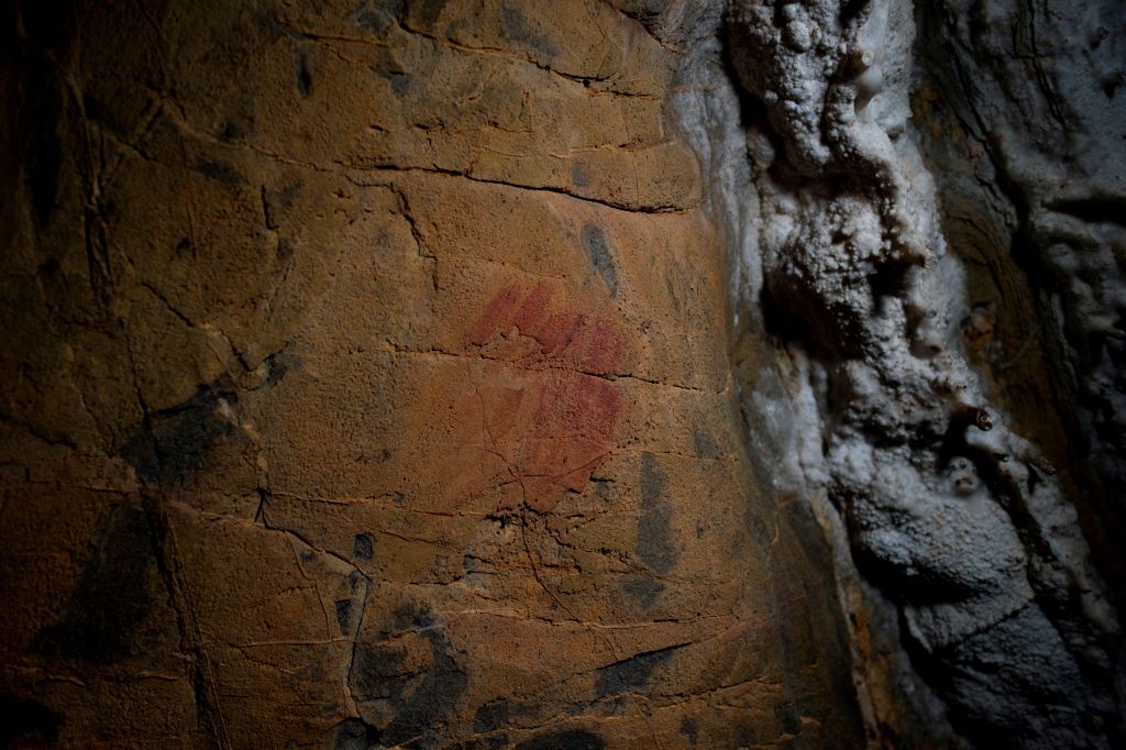 Neanderthal Art Over Time Suggests Their Changing Social Structures   Spain Archaeology Cave Painting 