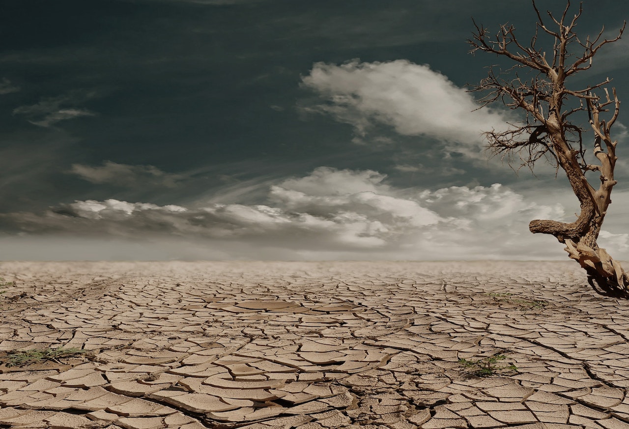 Launching a huge dust cloud from the moon could ease global warming