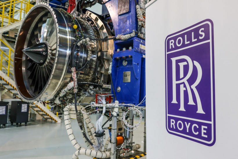 Labour Minister Heil Visits Rolls-Royce Jet Engine Factory