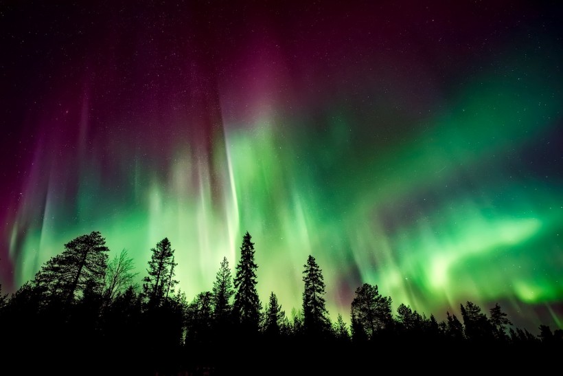 Northern Lights Could Become Visible in the UK and US Tonight Due to Winds Blown From a Giant Hole in the Sun's Atmosphere