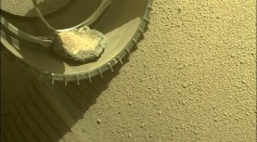  NASA Perseverance Rover Loses Its Martian Pet Rock After Over a Year of Companionship
