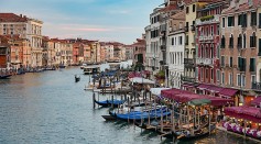 Venice's Grand Canal Turns Bright Green in Color; ARPAV Assures There's  No Danger of Pollution [Watch]