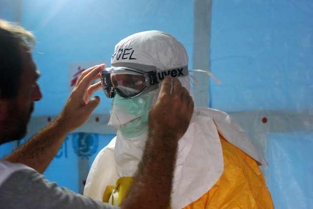 NASA Veteran Designs Mobile Quarantine Suit for Next Pandemic
