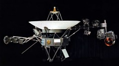 What Will Happen to Voyager 2 If Attempts to Re-Orient Its Antenna Towards Earth Fail?