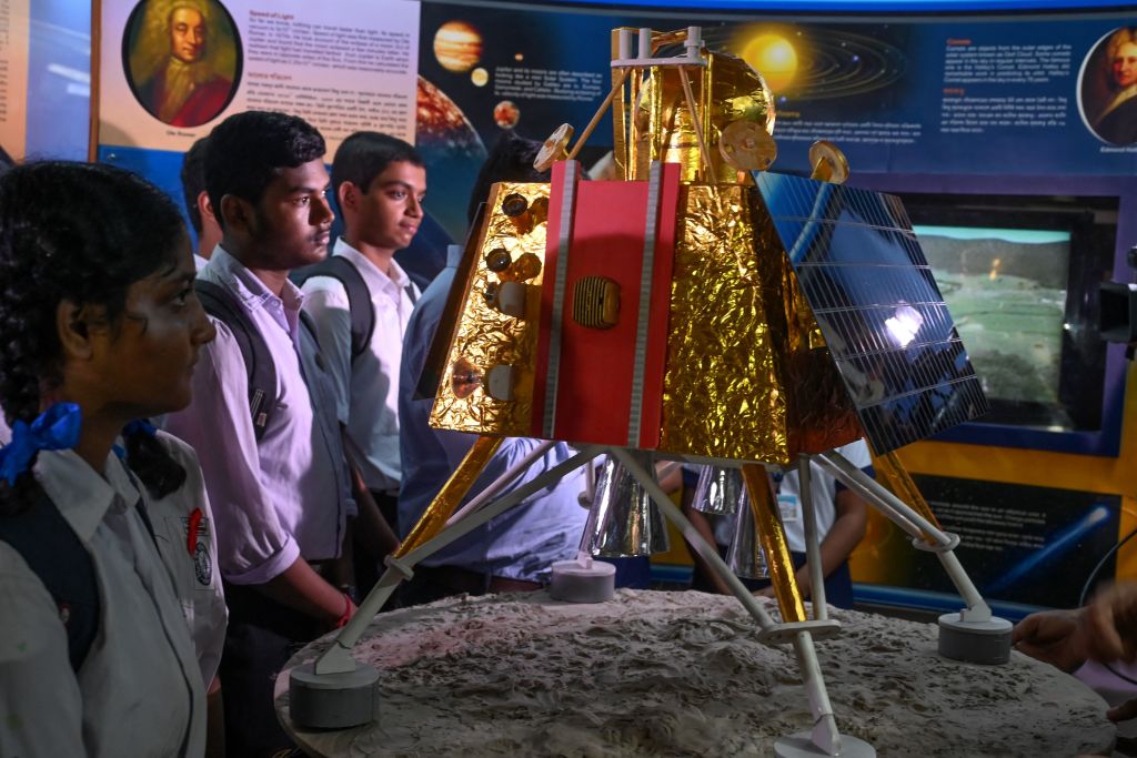 Chandrayaan-3's Pragyan Rover Takes Its First Historic Steps On The ...