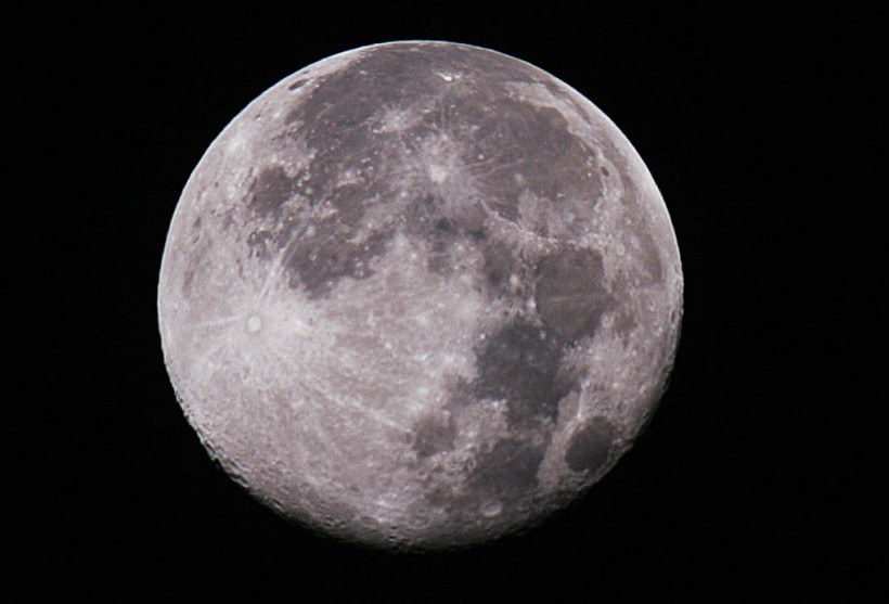 The moon is pictured in this image 06 De