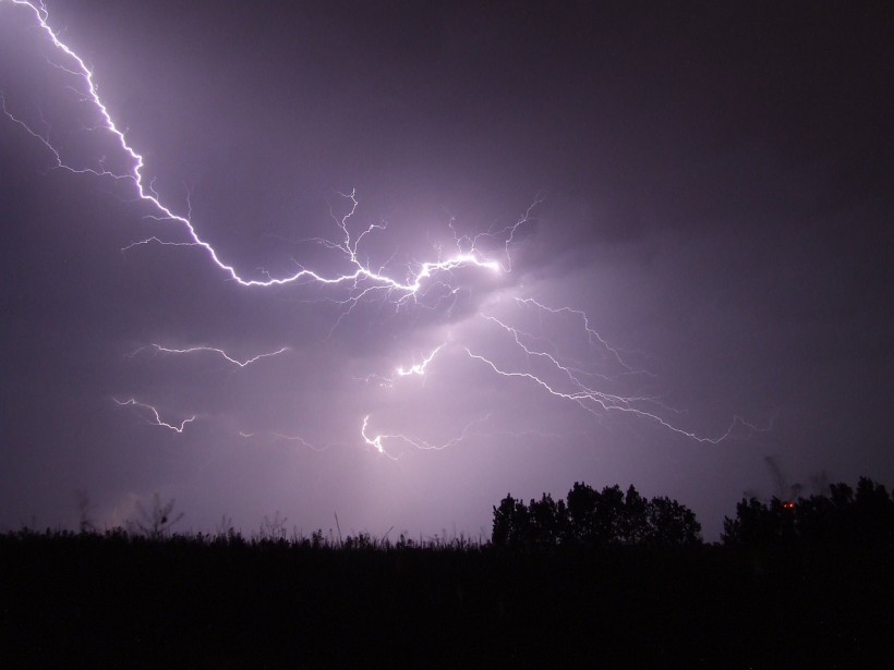 Revolutionary Laser Technology Successfully Deflects Lightning Bolts, Paving the Way for Thunderstorm Safety Solutions 
