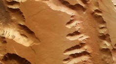 ESA's Stunning Flyover of Mars 'Labyrinth Of Night' Shows the Red Planet's Fascinating Landscape