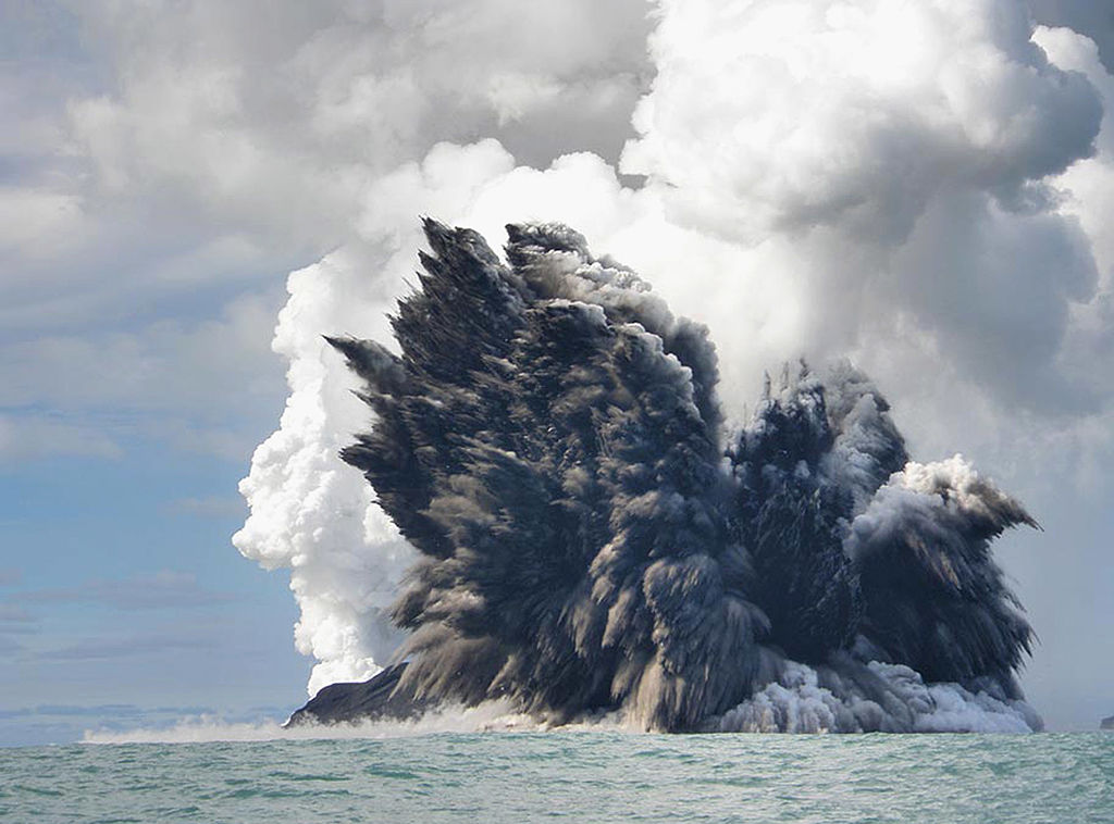 Ongoing Undersea Volcanic Eruption Creates New Landmass Off Japan S Coast Science Times