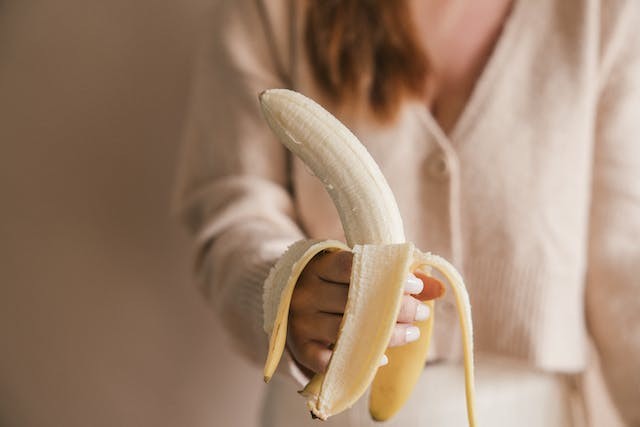 How to Peel a Banana? Is There a Correct Way To Do This?