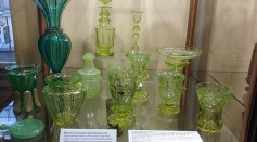 How to Identify Uranium Glass? Here's The Easiest Way to Spot a Vaseline Glass
